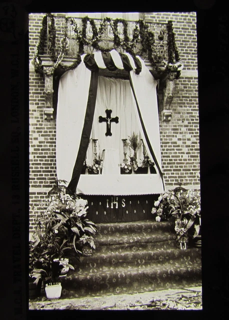 Glass Magic lantern slide ROADSIDE MEMORIAL SHRINE WW1 WORLD WAR ONE