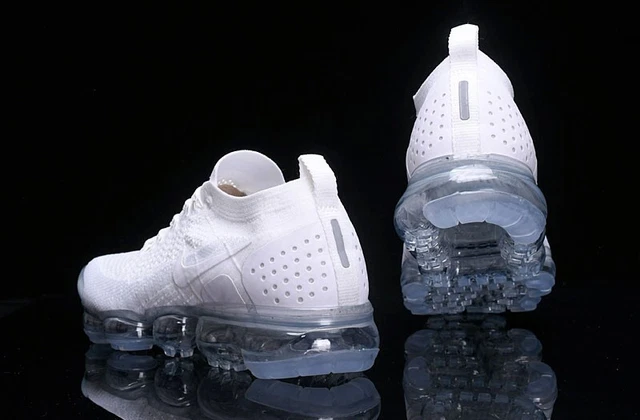 DS Nike Air VaporMax Flyknit 2 Men's Pure White Air Shoes, Brand New -