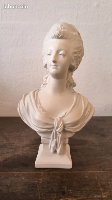 Buste de Marie Antoinette reproduction du musée du Louvre.