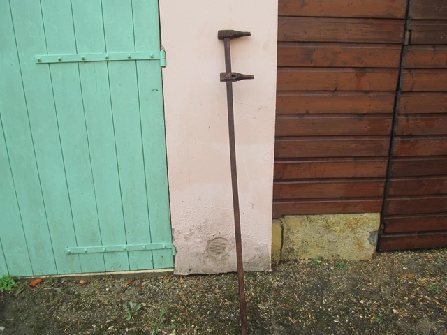 Vieux outils et art populaire: Compas