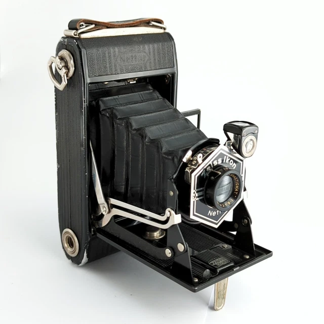 Zeiss Ikon Nettar 515/2 with Anastigmat 10.5 cm f/6.3 lens, hexagonal face