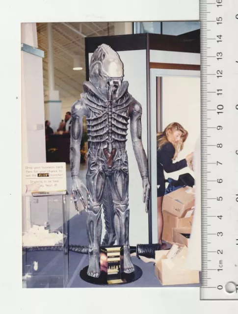 Vtg Photo 1990s Alien 3 Statue Figure Contest Monster Universal Expo Convention