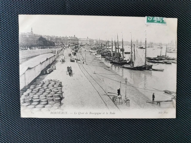 CPA 33 BORDEAUX - Le Quai de Bourgogne et la Rade