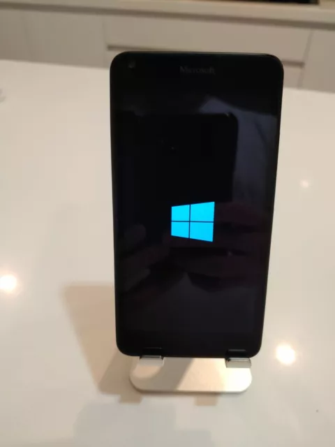 Microsoft Nokia Lumia 640 4G LTE 5.0" 8GB Windows 10 Genuine LIKE NEW CONDITION
