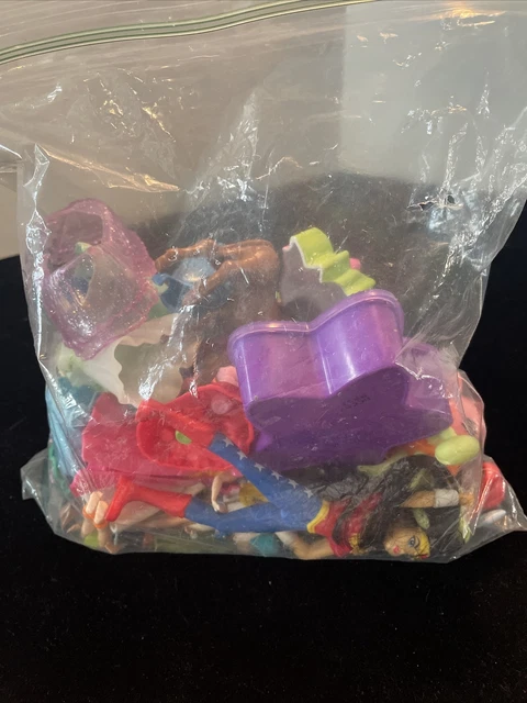 20) Figures, Small Toys & Outfits Assorted Lot Girls Princess Wonder Woman