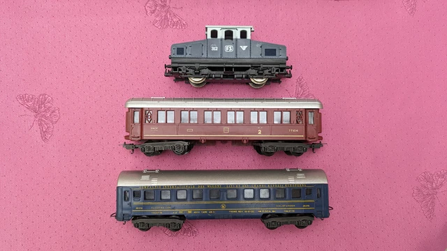 coffret locomotive et 3 voitures 1:45 lima avec ses rails
