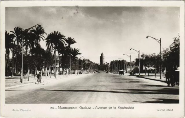 CPA AK MAROC MARRAKECH Avenue de la Koutoubia (10594)