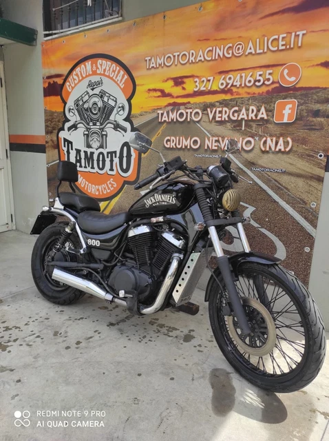 Magnifica suzuki intruder 800 Magnifica suzuki intruder 800