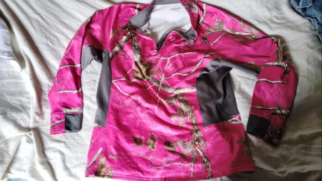 Realtree Women's 2x  Camouflage Long Sleeved Shirt 1/4 Zip Thumb Holes Nwot