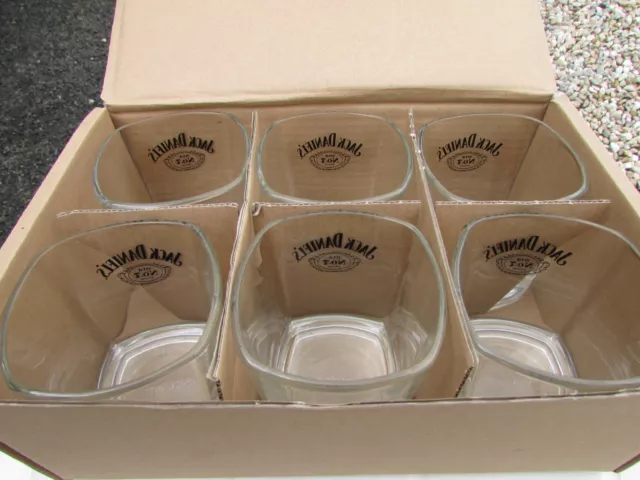 lot de 6 verres à whisky Jack Daniels avec dose 2 et 4 ml  dans carton d'origine 2