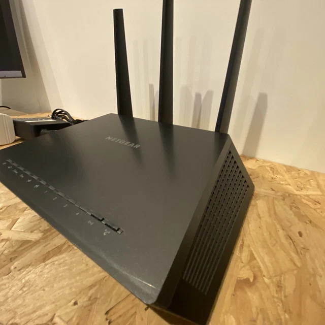 NETGEAR R7000 Nighthawk AC1900 1900Mbps Smart Wi-Fi Router In Black 2