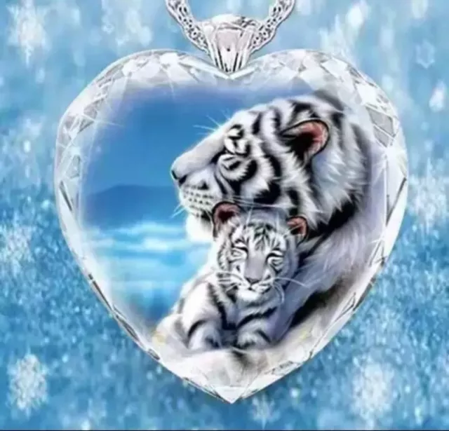 White Tiger Spirit Animal Heart Necklace Pendant + Free Gift Bag