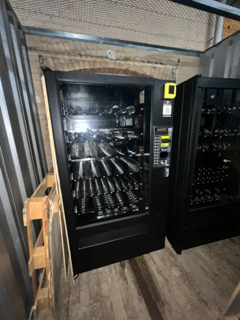 Used Vending Machines & Palettes (2x Dixie Narco 501E Soda, 2x AP 113 Snack)