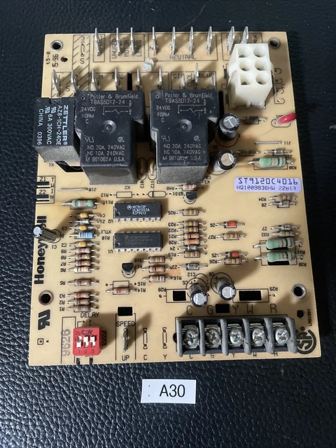 Honeywell ST9120C 4016 Furnace Control Circuit Board HQ1009836HW