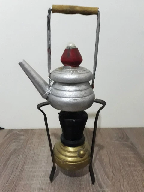 Decoración Hecha a Mano de una Botella de Gas y una Jarra Grande de Madera...