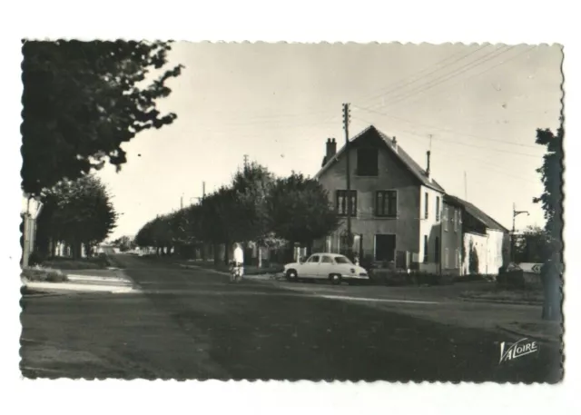 PUSSAY (91) PANHARD in front of animated villa / Route d'ANGERVILLE in 1959