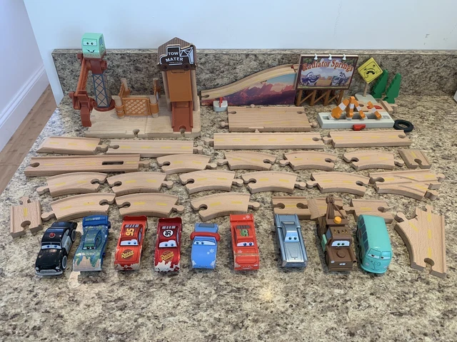 RARE 2011 Disney Pixar Cars Toys R Us Wooden Radiator Springs Tow Mater Playset