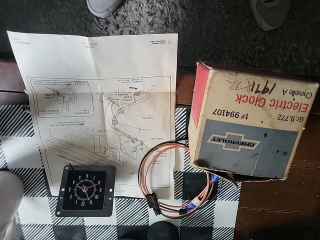 NOS 1971 1972 Chevrolet Chevelle Accessory Electric Dash Clock Assembly 994107