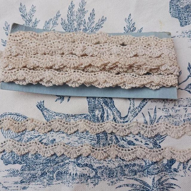 570 cm de dentelle  ancienne  Guipure largueur 9mm