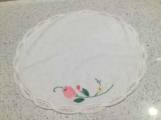 Round Linen Doily Cutwork Embroidery & Edging pink floral appliqué branch leaves
