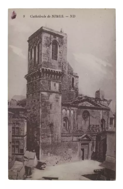 CPA ♦ Carte Postale Cathédrale de Nîmes