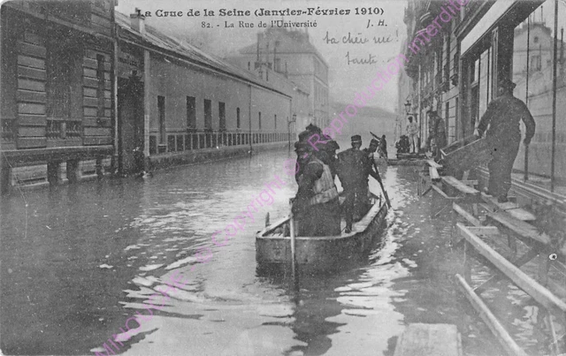 CPA 75007 PARIS Rue de l Université crue de la Seine janvier février 1910