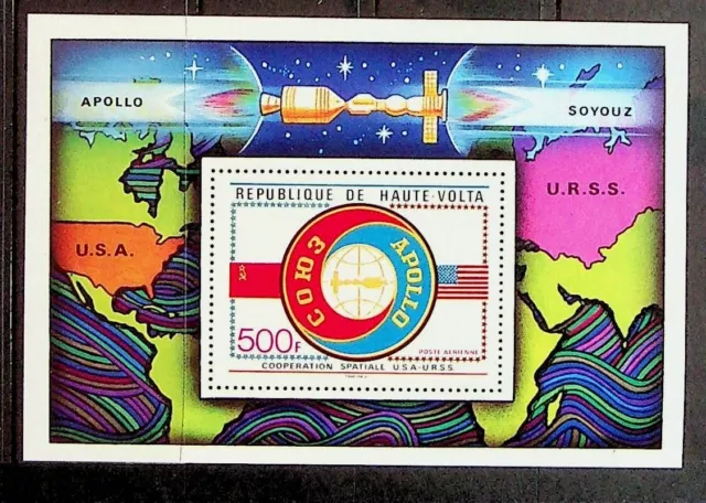 HOJA DE RECUERDO BURKINA FASO Sc C219 NH DE 1975 - ESPACIO - APOLO-SOYUZ
