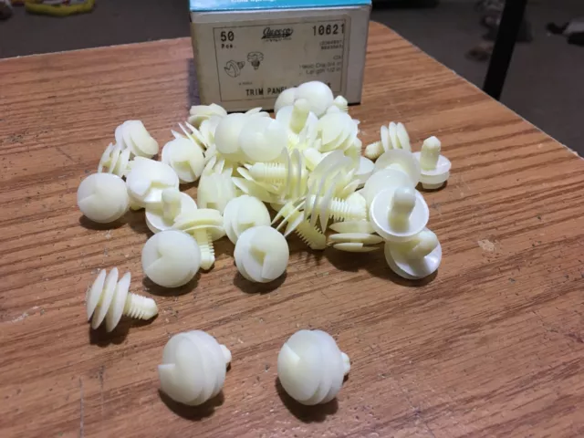 (50) Gm Trim Panel Retainer