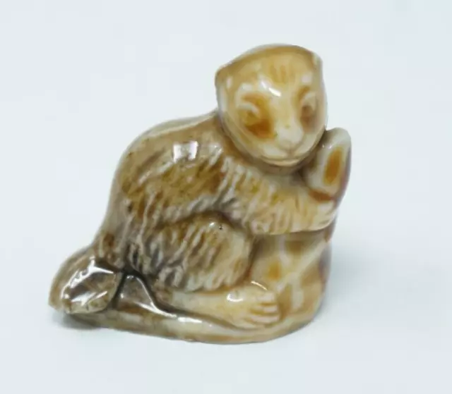 Wade Miniature Porcelain Figure Whimsies Beaver Figurine Red Rose Tea
