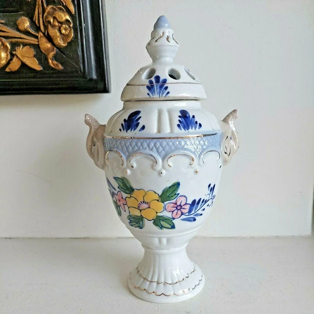 Ravissant Pot avec Couvercle Ajouré et Anses zoomorphes en Céramique Relief Asie
