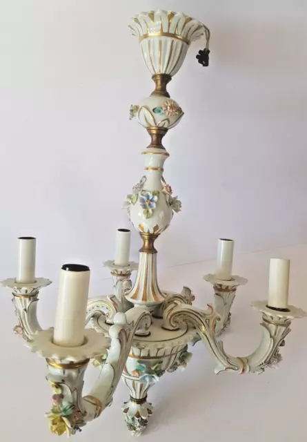 Ancien lustre 5 branches en porcelaine, Capodimonte, tampon Couronne N S.P.A.