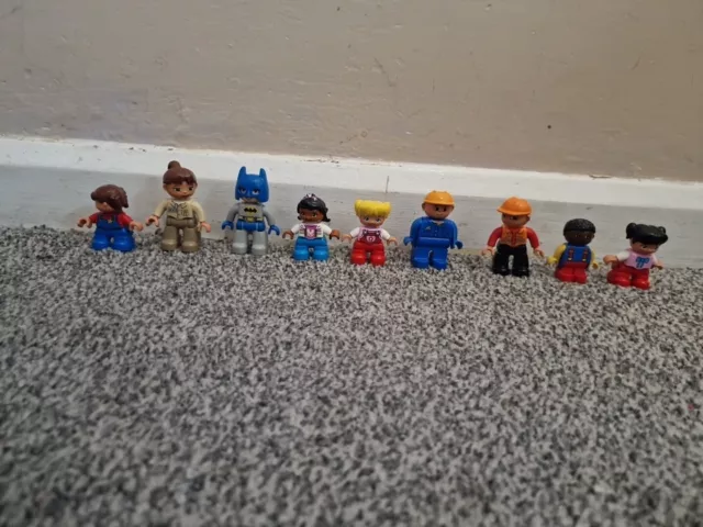 LEGO Duplo People Mini Figures Family X9 Pacchetto Inc Batman and Builders