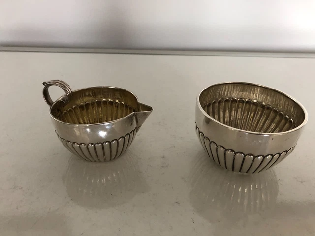 Brocca Per Latte E Ciotola Per Zucchero A Metà Costola Argento Sterling (Londra 1886)