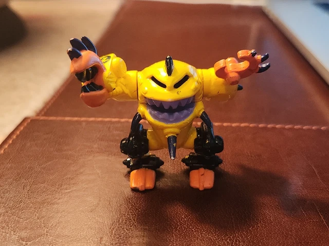1994 Z-Bots MUNCHOR Series 3 Action Figure Micro Machines Vintage