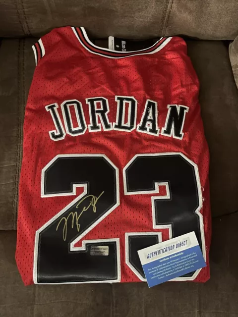 Michael Jordan Signed Chicago Bulls Jersey With COA