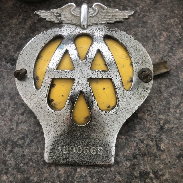 VINTAGE 1950S AUTOMOBILE ASSOCIATION CAR BADGE GB/BRITISH AA AUTO