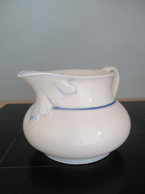 ANCIEN PICHET Broc En Porcelaine Blanche Lisere Bleu Et Fine Dorure ancien-grand-pichet-gres-de-sel-dalsace-marqu-2-collection-vitrine