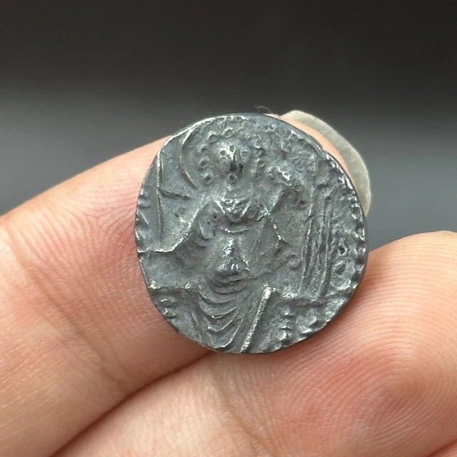 Kushan Empire. Shaka (AD 325 - 345). Gold Dinar 320 A.D