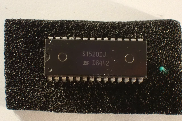 Memoria Statica SRAM Hyundai HY6264A LP-10 – 8K X 8 Bit – CMOS – PDIP28 – Nuova
