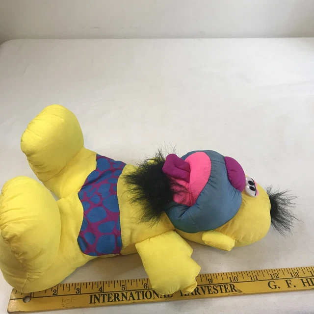Vintage Fisher Price 1992 Yellow Caveman Puffalump Stuffed Grunts Plush Doll- A3 9