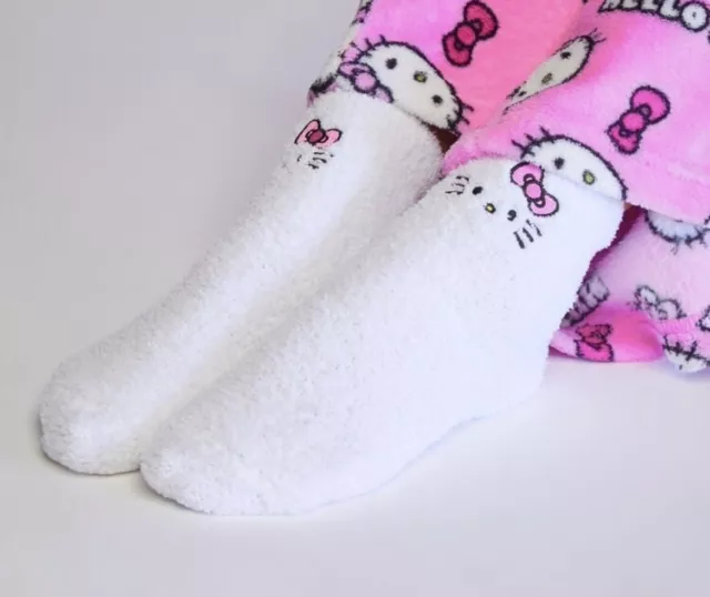 Hello Kitty & Friends x Forever 21 Holiday Fuzzy White Socks