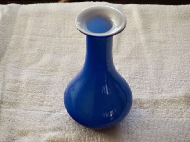 Vintage Mid-Century Modern Hand-Blown Colbalt Blue/White Cased Bud Vase 7"