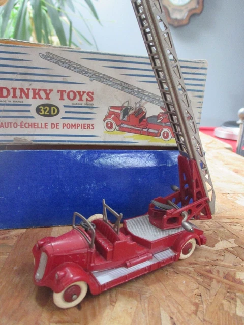 Dinky Toys - 1:43 - 32D auto-échelle de pompiers