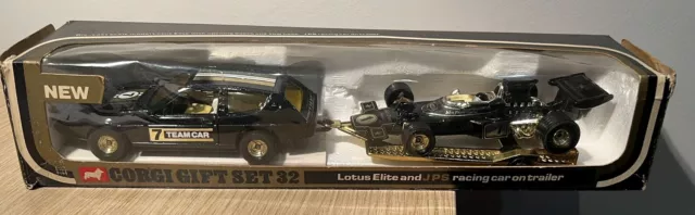 CORGI GS 32 Lotus Elite / Lotus F1 JPS / Texaco 1978 vgc CORGI GS 32 Lotus Elite / Lotus F1 JPS / Texaco 1978 vgc