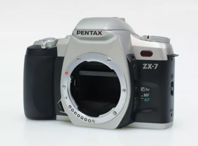 SOLO CUERPO DE CÁMARA FOTOGRÁFICA SLR Pentax ZX-7 35 mm - PIEZAS