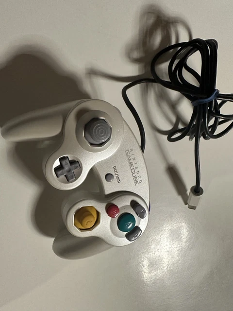 Manette Nintendo GameCube Argentée DOL-003 – Filaire – Occasion