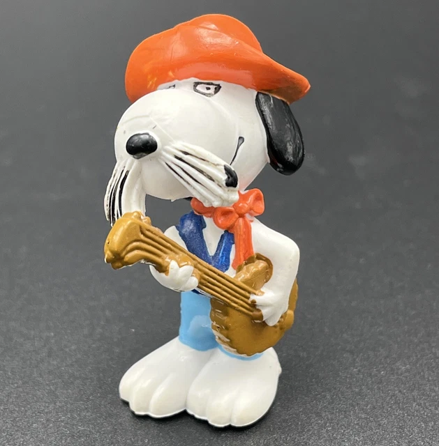 SNOOPY PEANUTS 1975 Vinyl Mexican Figure With Banjo 5cm United Feature
