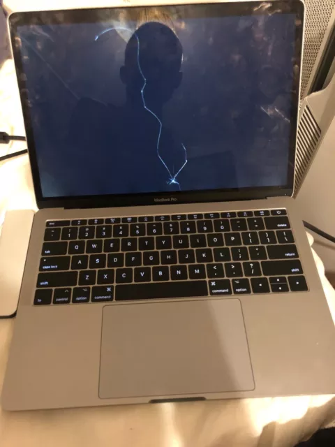 Apple MacBook Pro (13-inch, 2017) 2.3GHz i5, 256GB/8GB - LCD DAMAGED