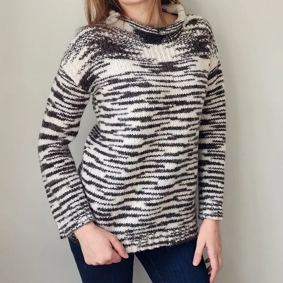 Ecote Knit Mock Neck Sweater XS Black White Zig Zag Pattern Wool Blend UO