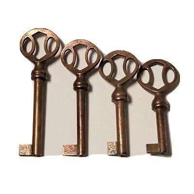 4 Vtg Uncut Brass Unfinished Manufacturing Skeleton Keys In A Variety Of Sizes